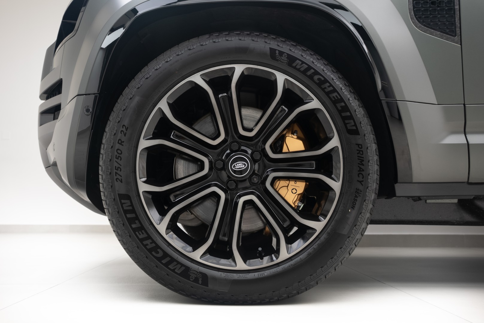 2025 LAND ROVER DEFENDER P635 OCTA | GCC 5 YEARS WARRANTY | 635 HP | HIGH SPEC